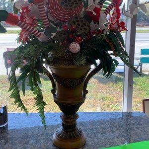 Elves Lollipop Christmas Arrangement